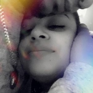 Meet your Posher, Lina